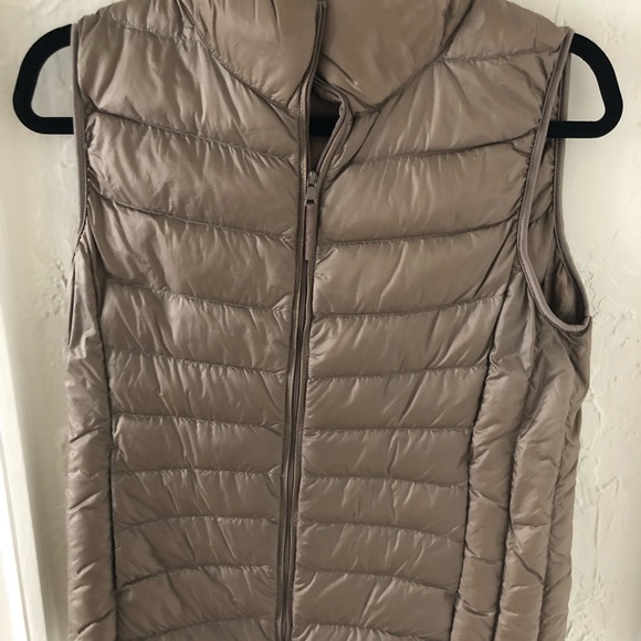 Uniqlo Jackets & Blazers - Uniqlo Beige Ultra Light Down Vest
